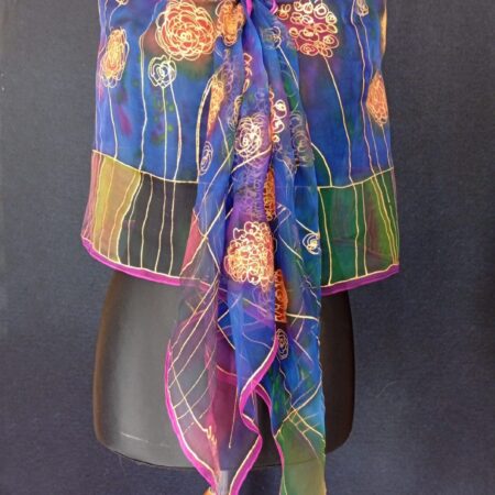 Zīda šifona šalle zilā un zelta toņos ar florālu rakstu - No.S05